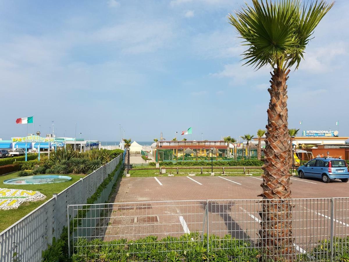 Sottomarina Beach Apartment Bagian luar foto