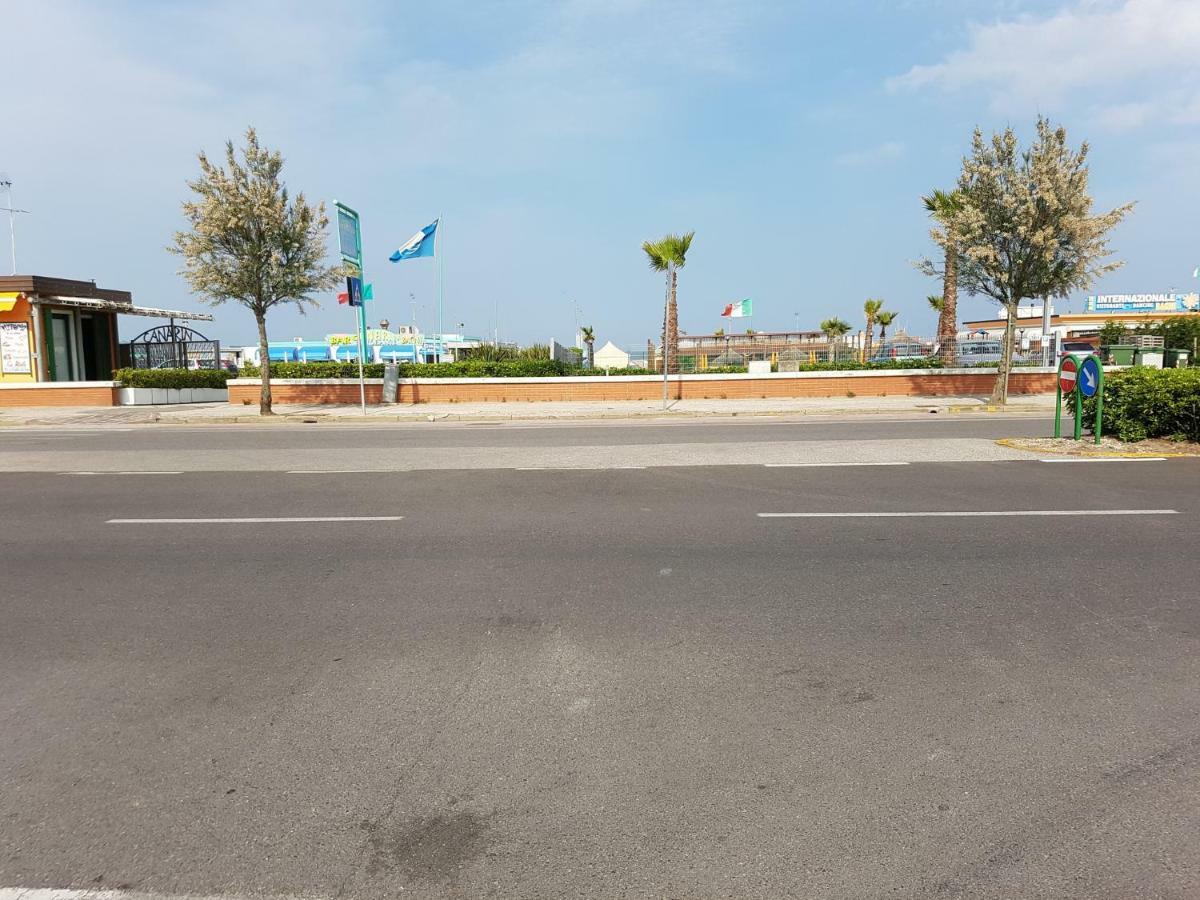 Sottomarina Beach Apartment Bagian luar foto